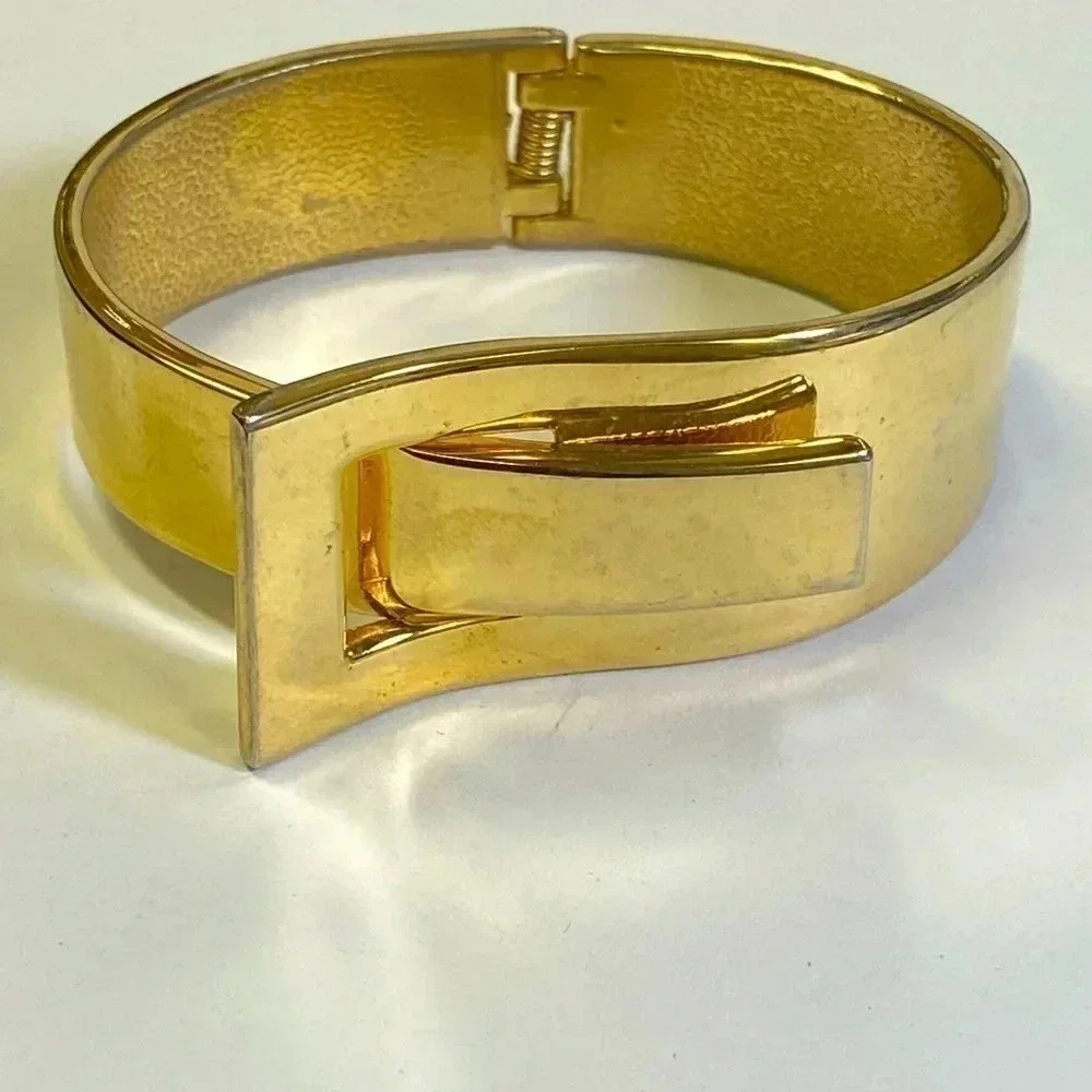 CLAMPER GOLD TONED BRACELET